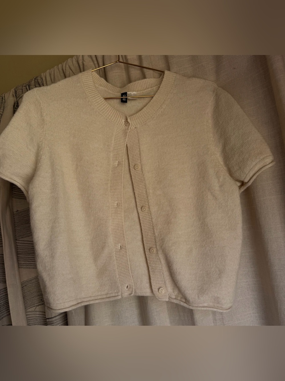 H&M Divided Cream Short Sleeve Cardigan – Size Large